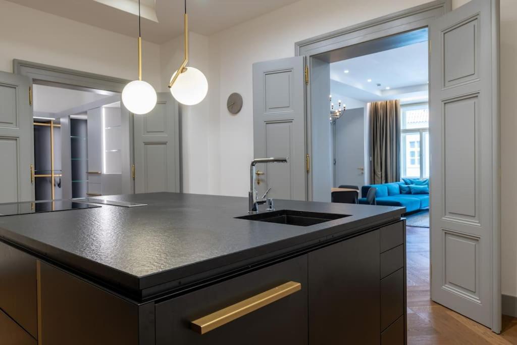 Luxury Old Town Apt, Parking Lejlighed Prag Eksteriør billede
