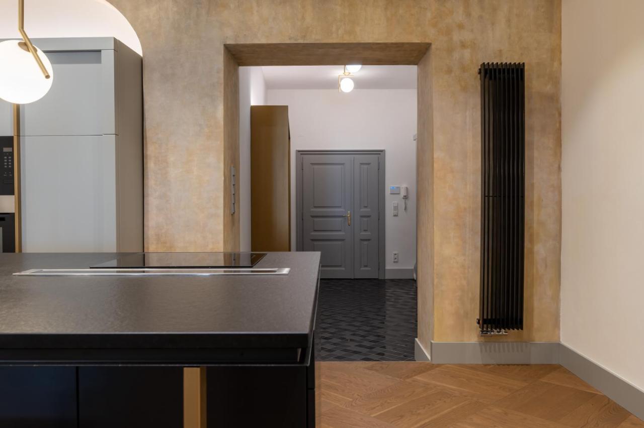 Luxury Old Town Apt, Parking Lejlighed Prag Eksteriør billede
